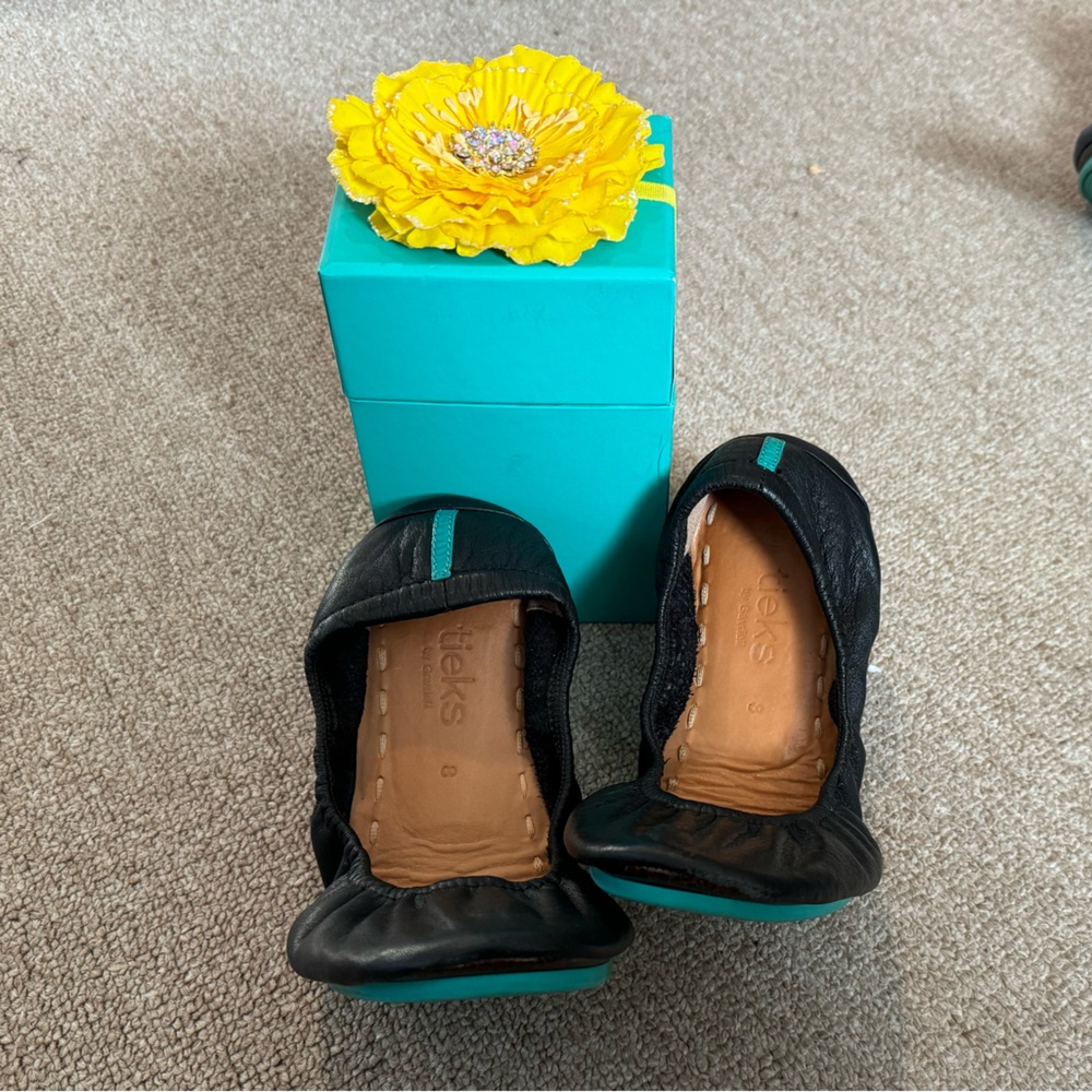 Black Tieks